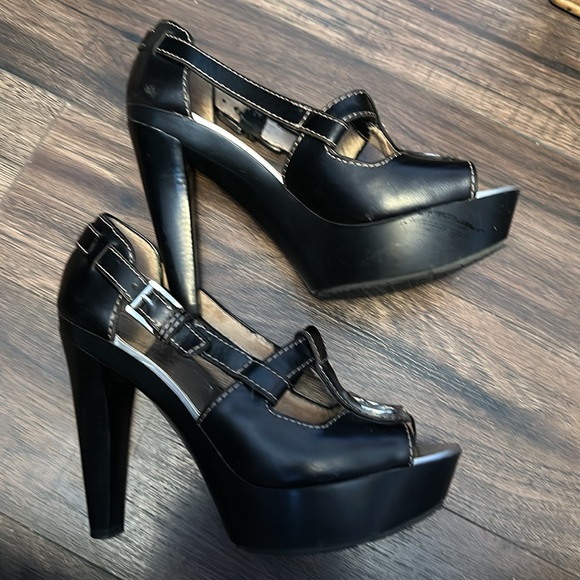 Michael Kors platform heels - Picture 2 of 5